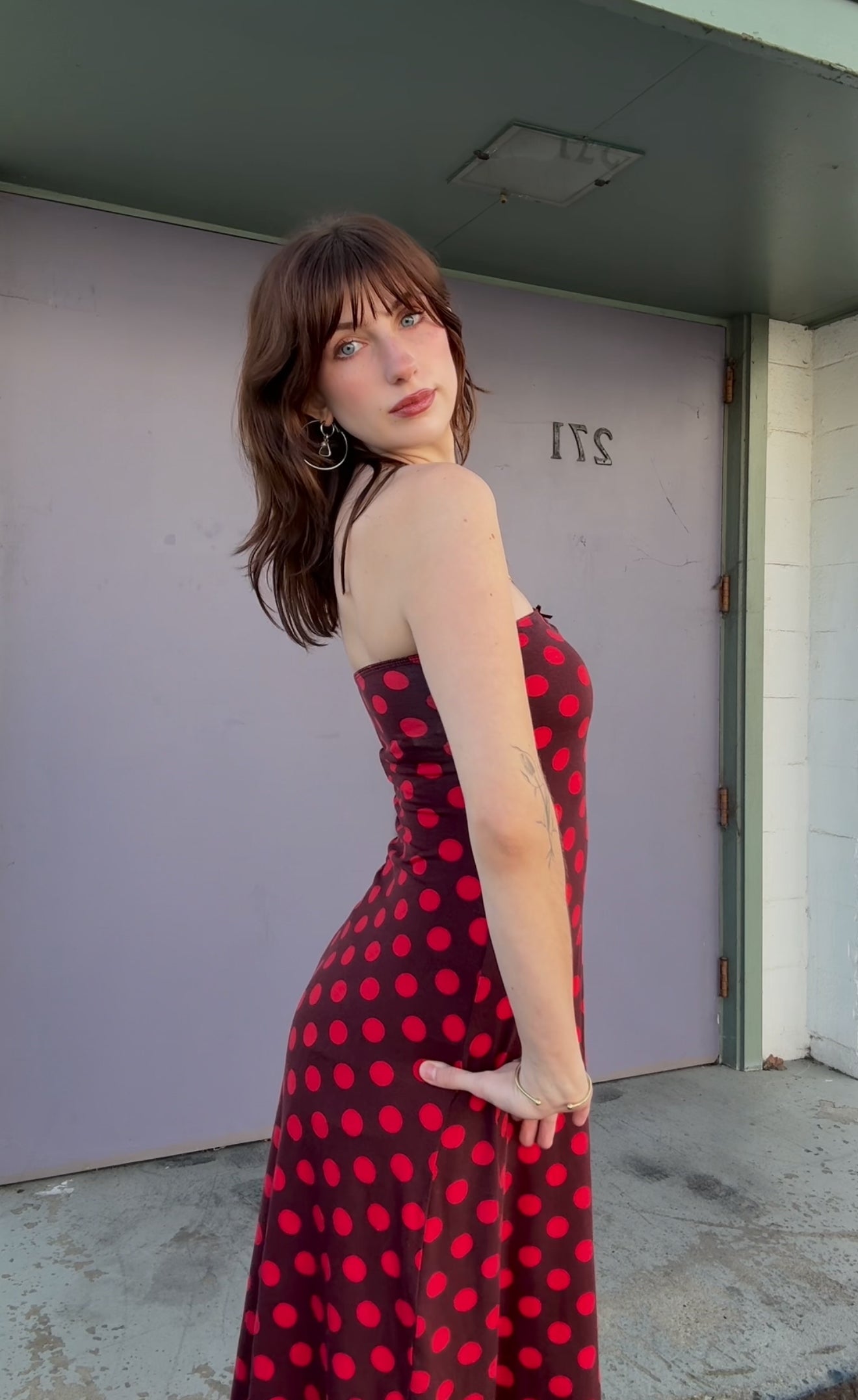 KEYHOLE TUBE DRESS IN SCARLET DOT