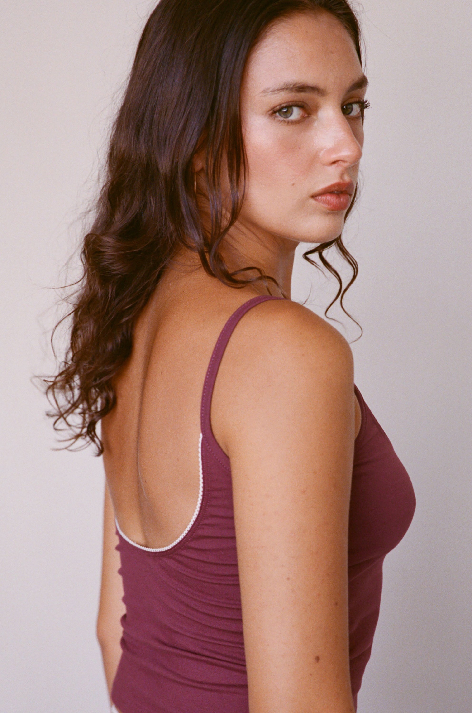 SCOOP BACK CAMI IN BOYSENBERRY
