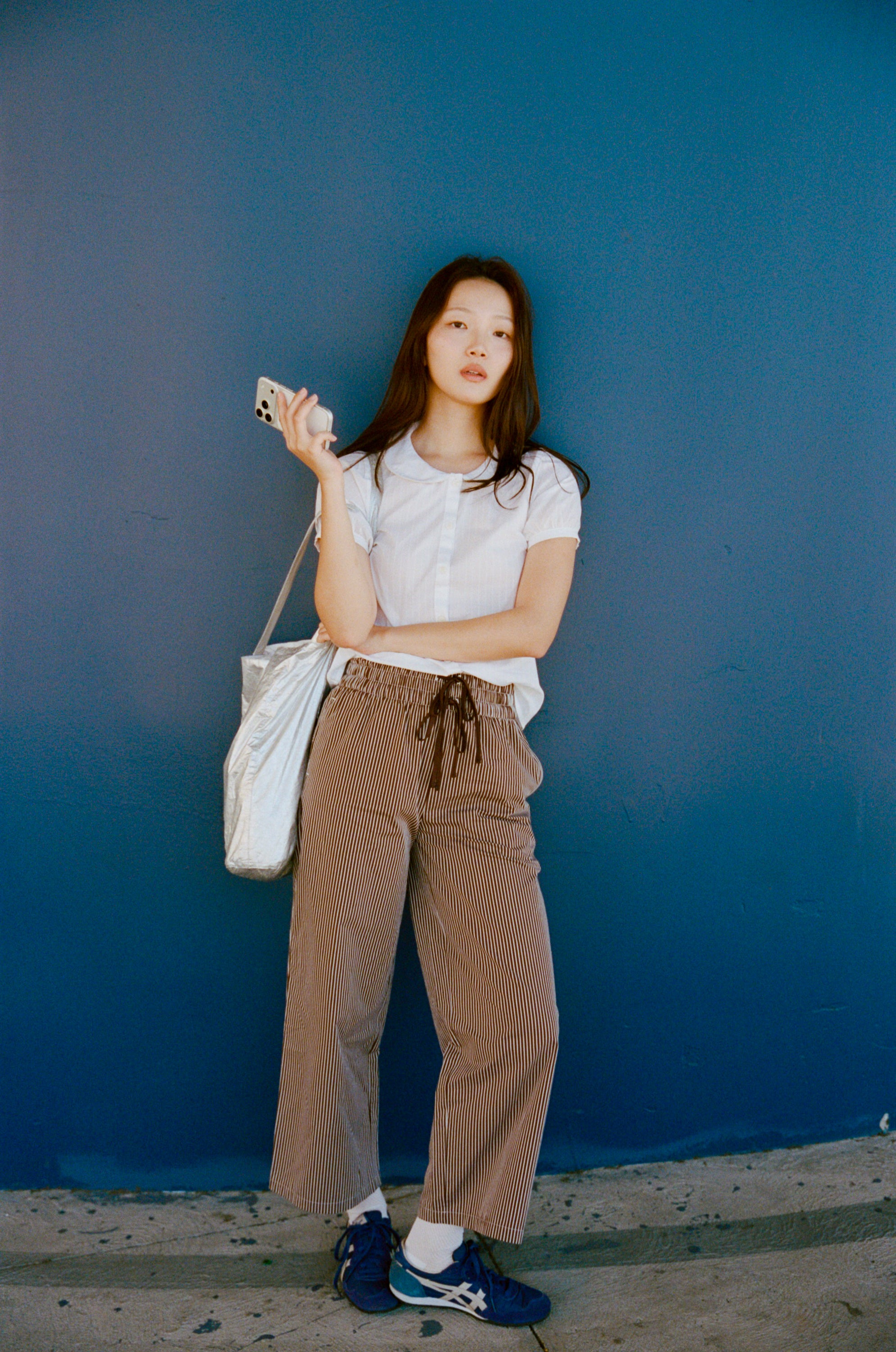 DREAM JOGGER IN MOCHA PINSTRIPE