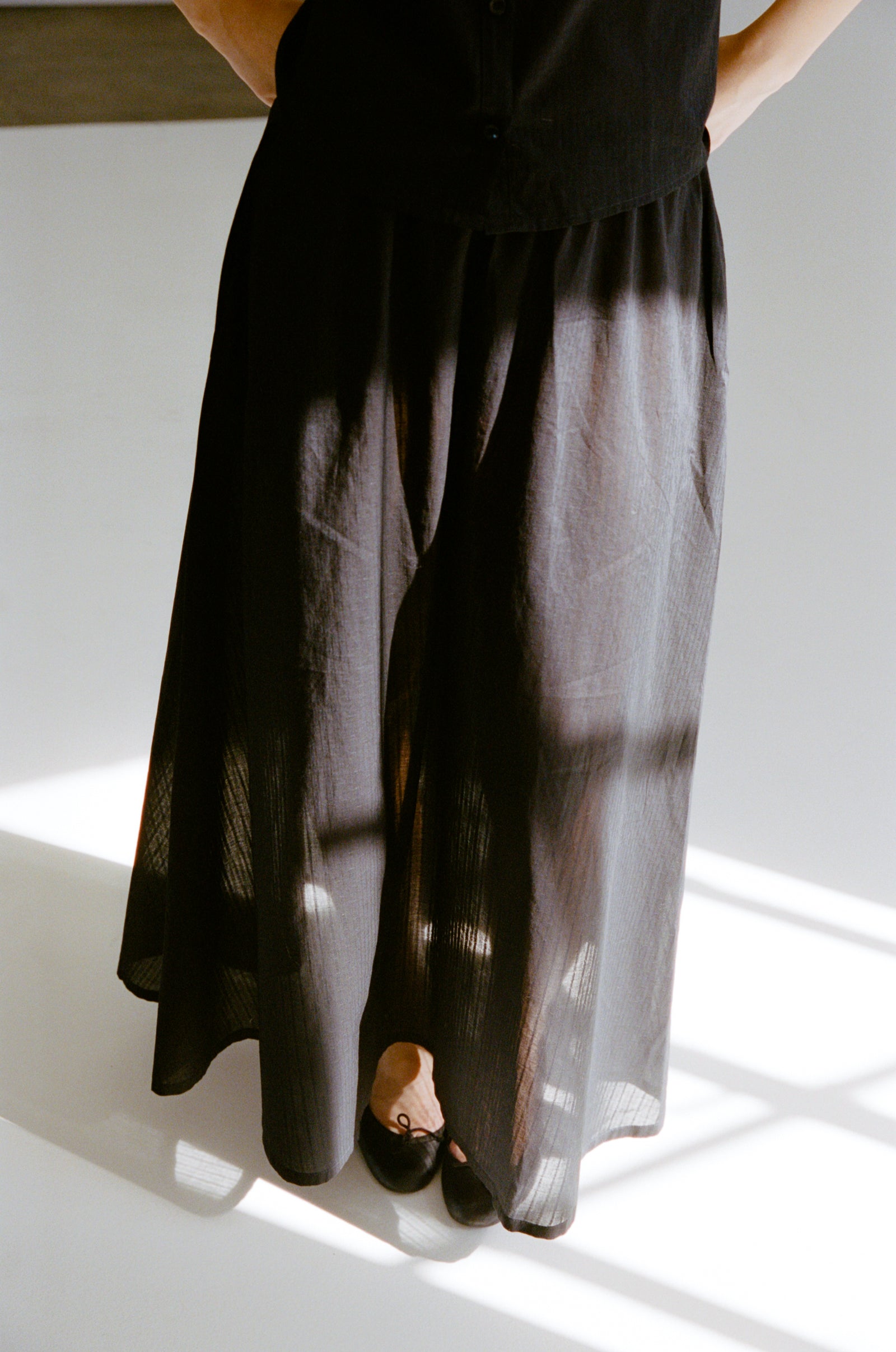 DREAM SKIRT IN ONYX DOBBY