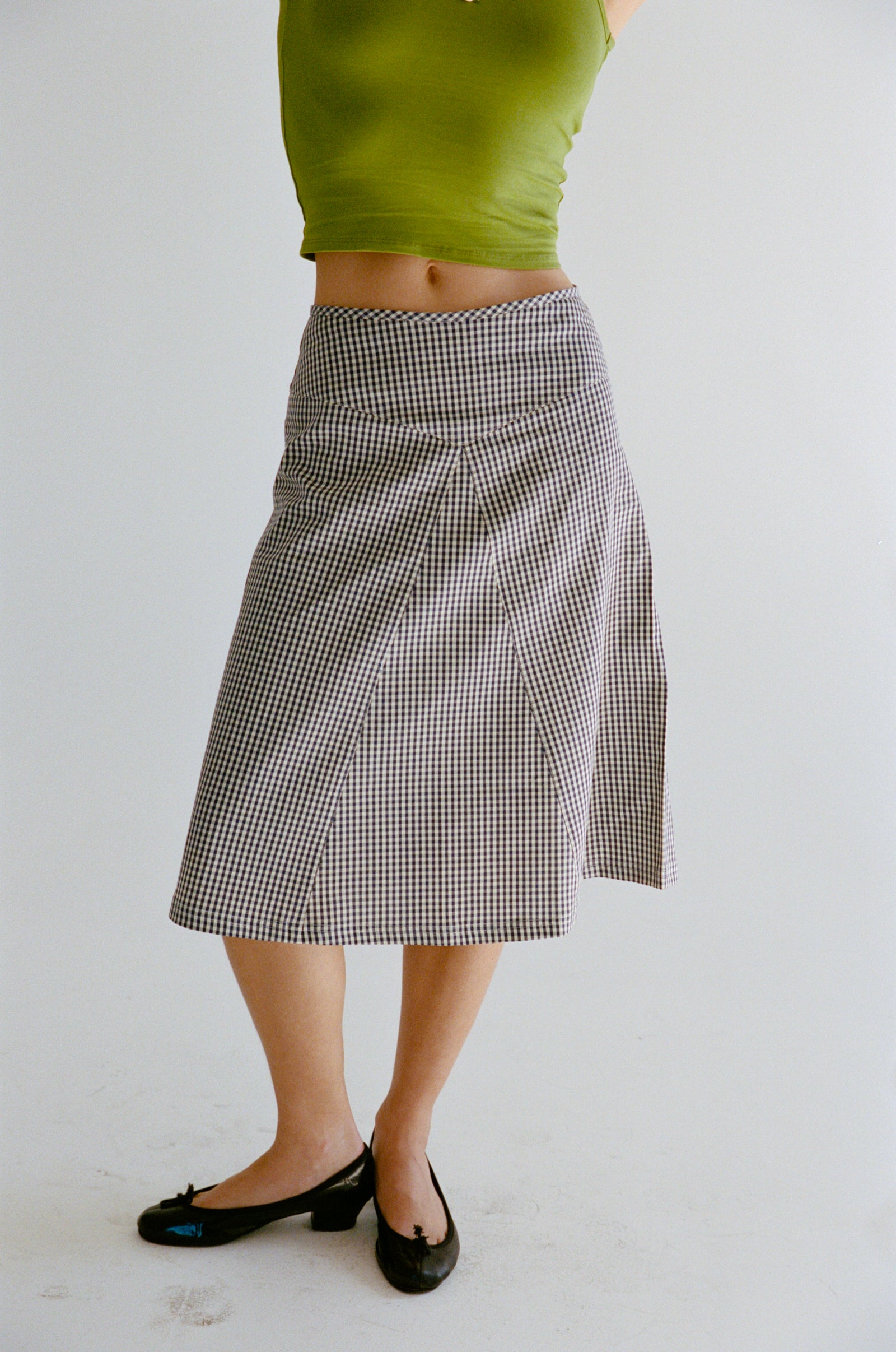 KEYHOLE MIDI SKIRT IN NAVY GINGHAM
