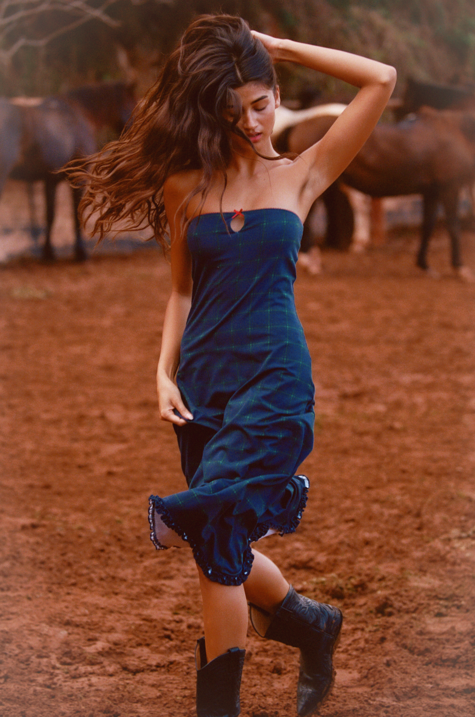 KEYHOLE TUBE DRESS IN OXFORD