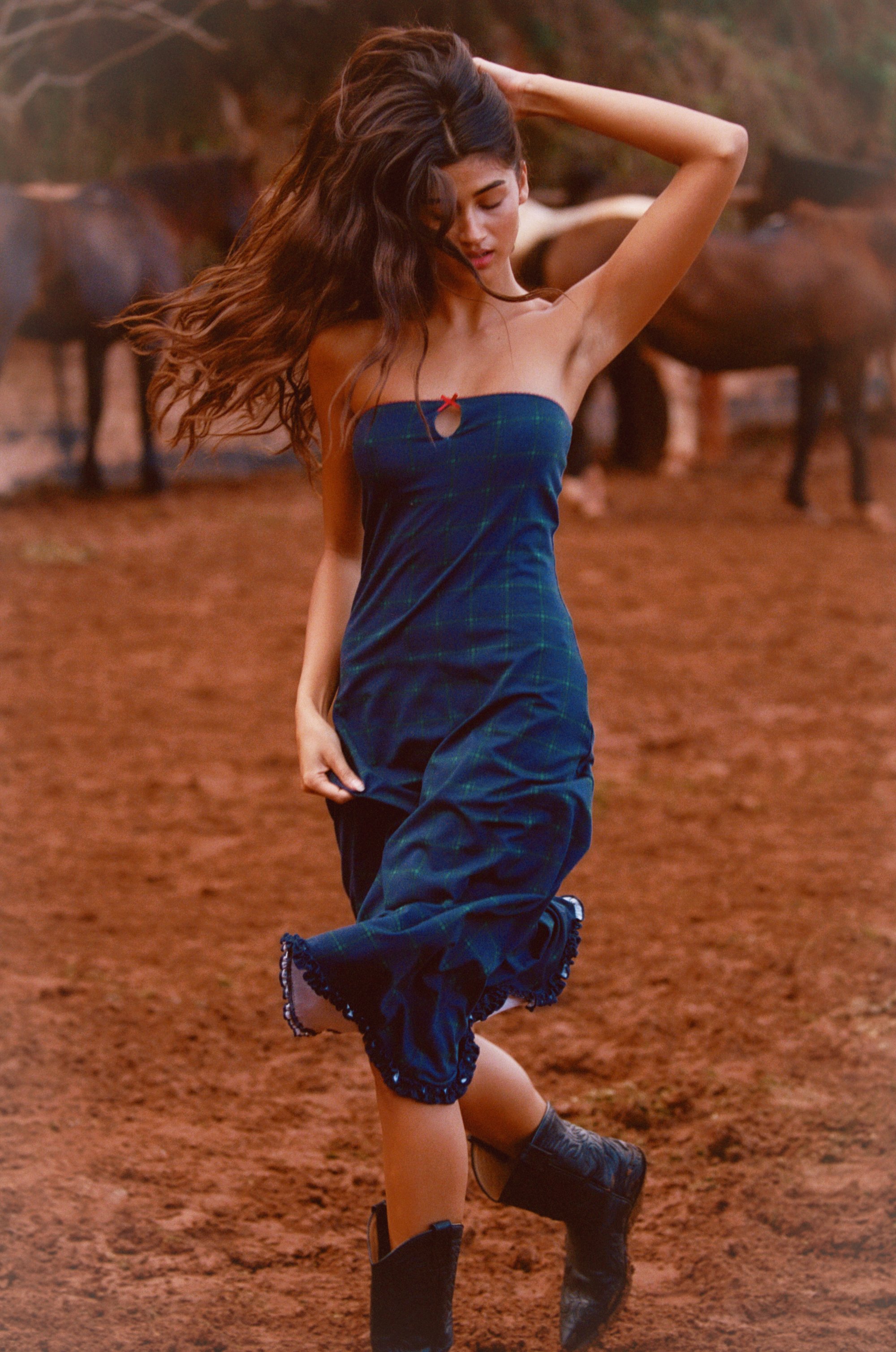 KEYHOLE TUBE DRESS IN OXFORD