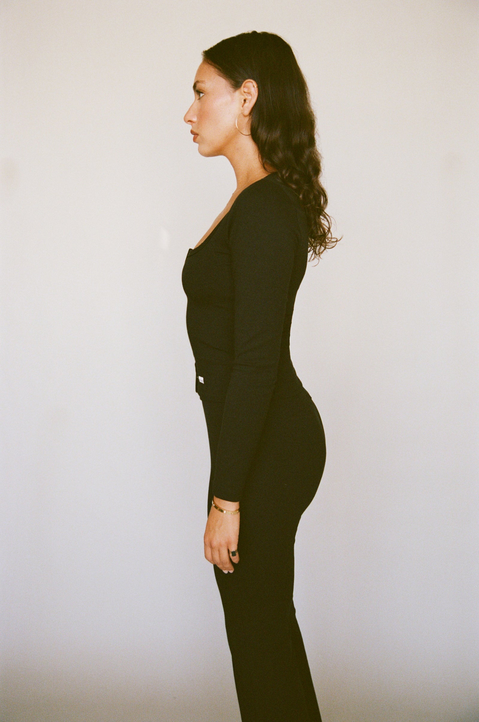 BUTTERFLY SNAP TOP IN ONYX