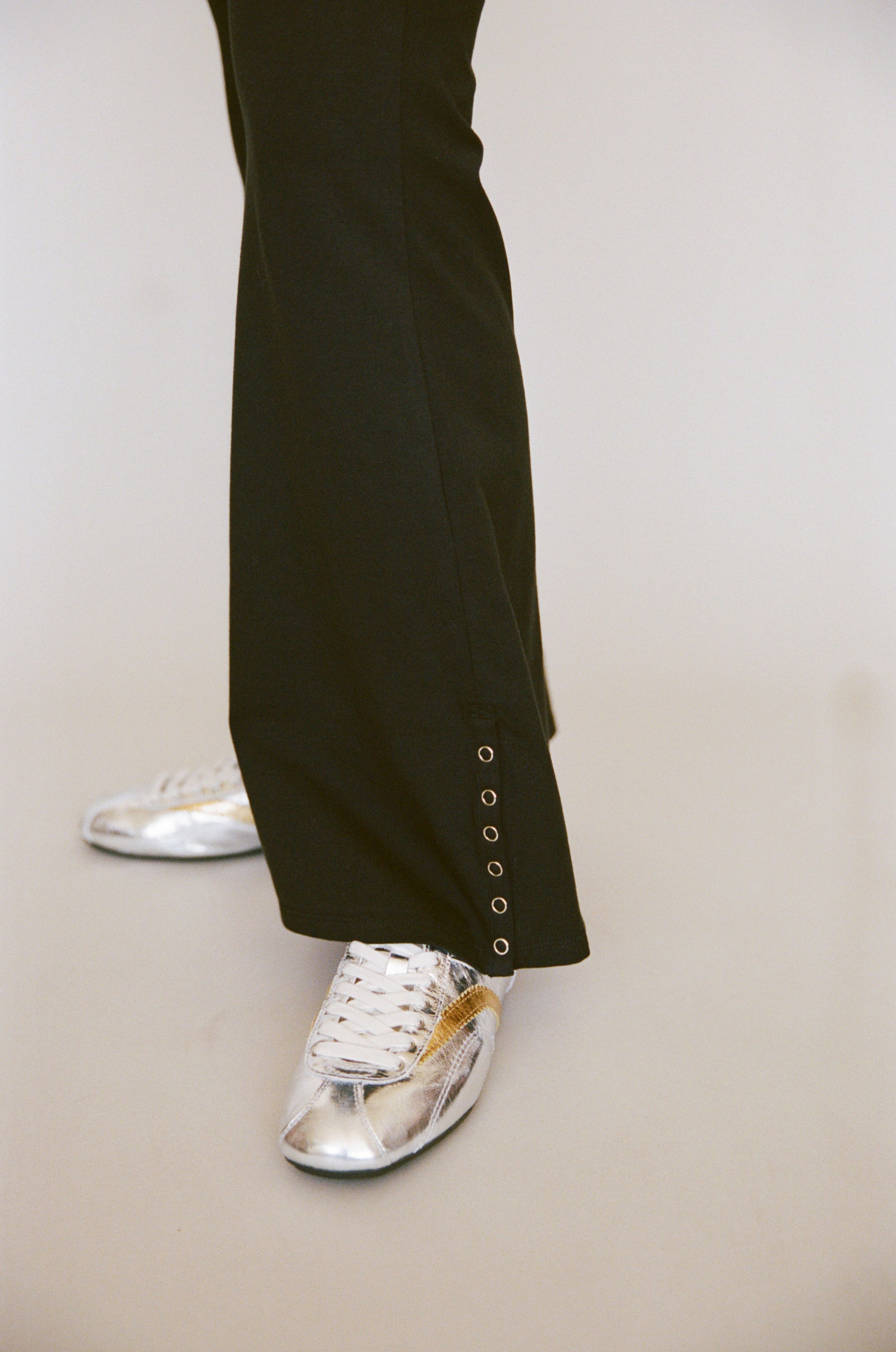 BUTTERFLY SNAP PANT IN ONYX