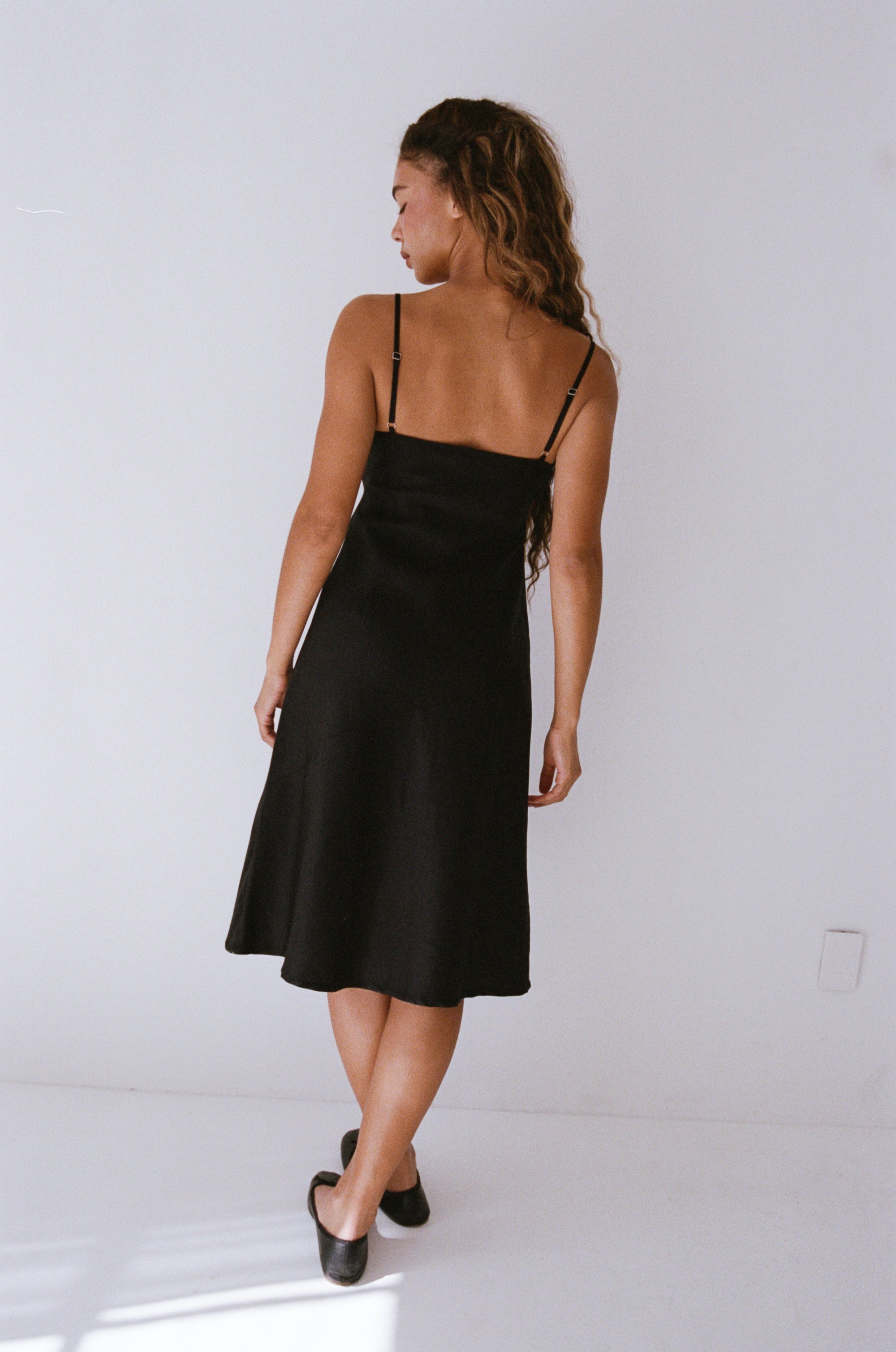90'S BIAS SLIP DRESS IN ONYX