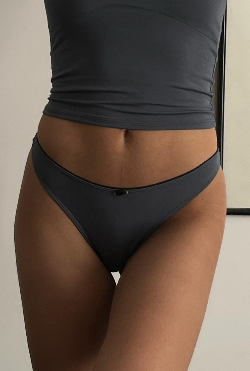 LOW RISE THONG IN SLATE