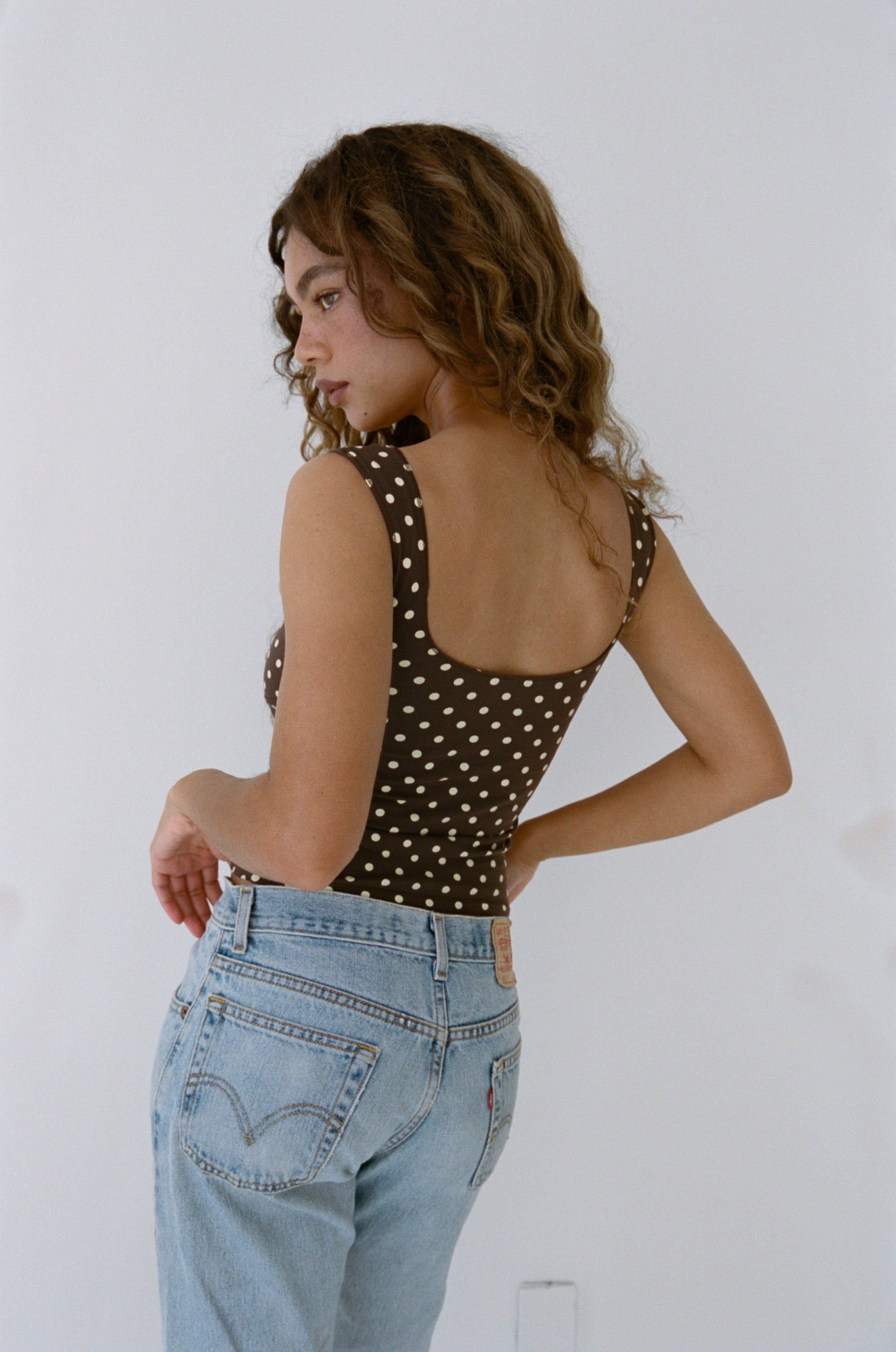 ROMANTIC TOP IN ESPRESSO DOT
