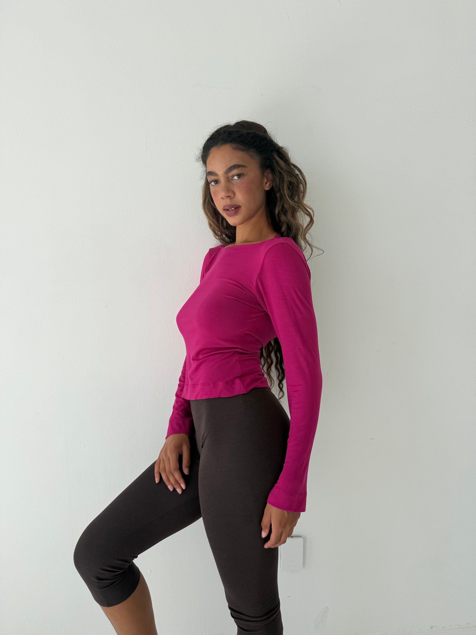 COWL BACK LONG SLEEVE IN MAGENTA