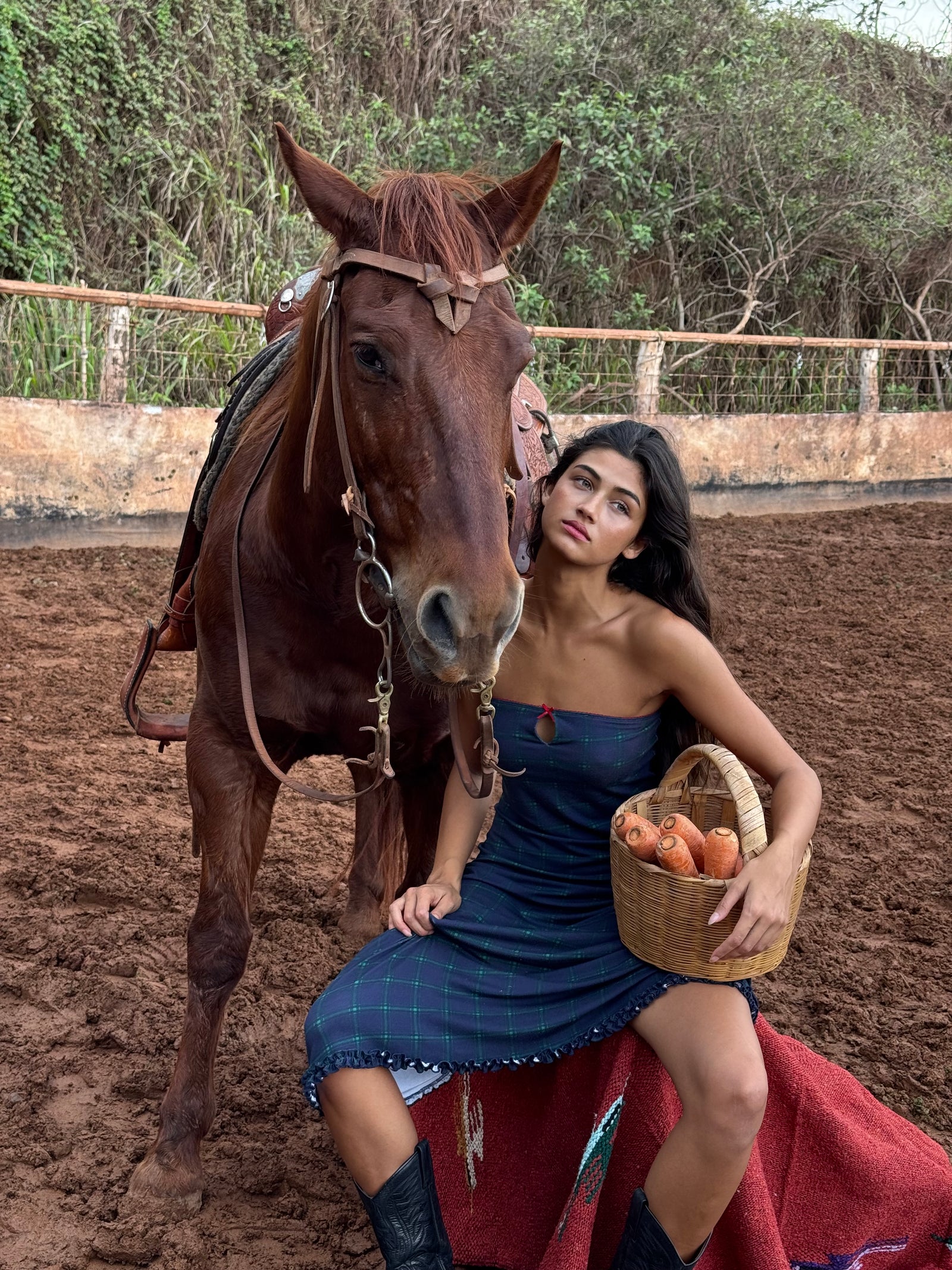 KEYHOLE TUBE DRESS IN OXFORD