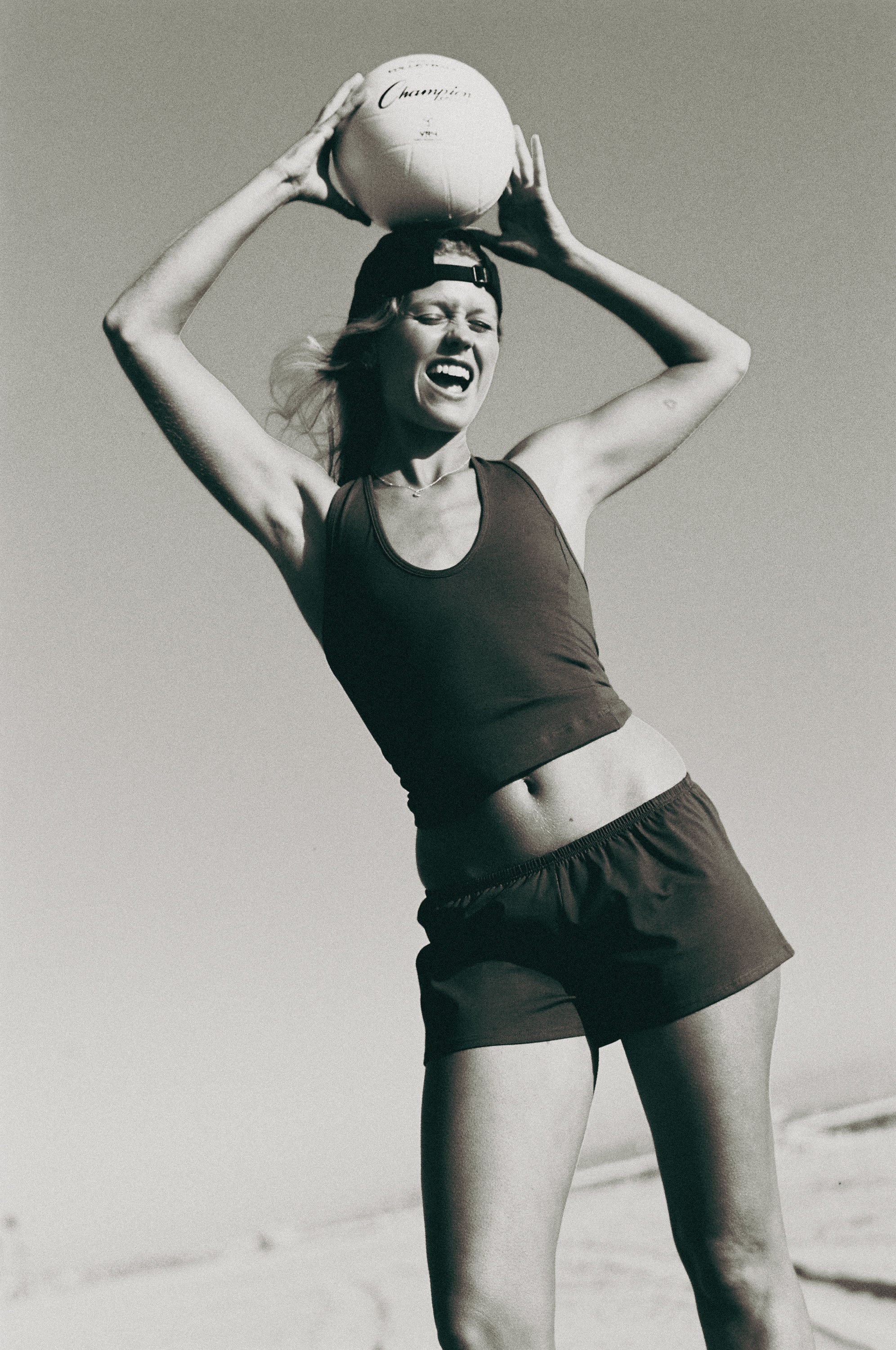 SPORTY HALTER TOP IN CLOVER