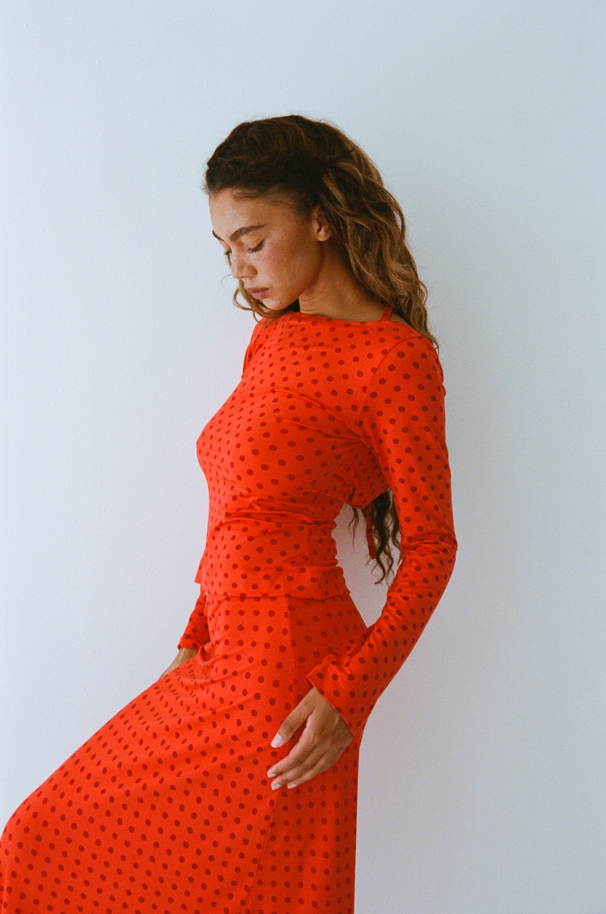 COWL BACK LONG SLEEVE IN CHILI PEPPER