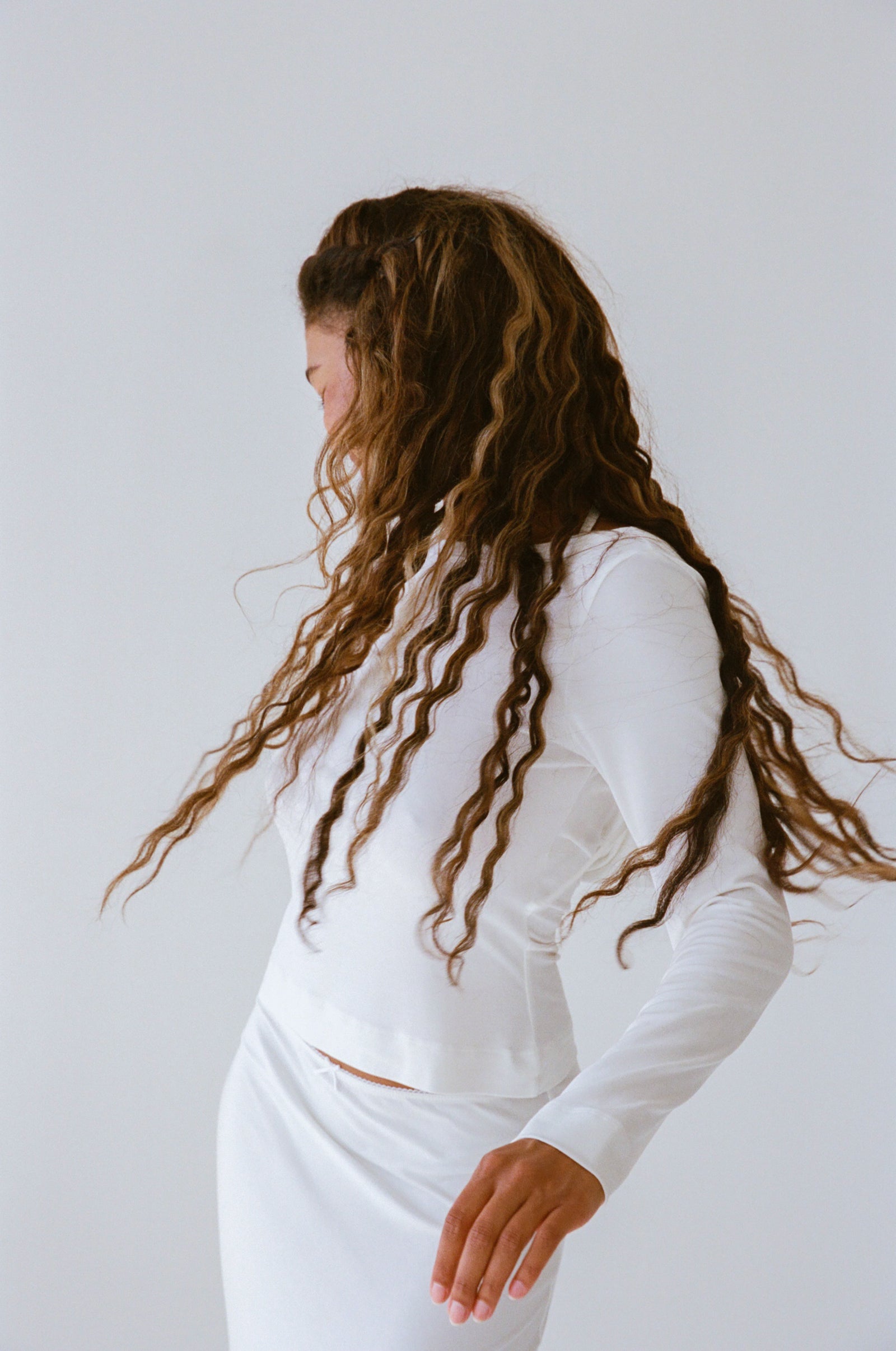 COWL BACK LONG SLEEVE IN CLOUD