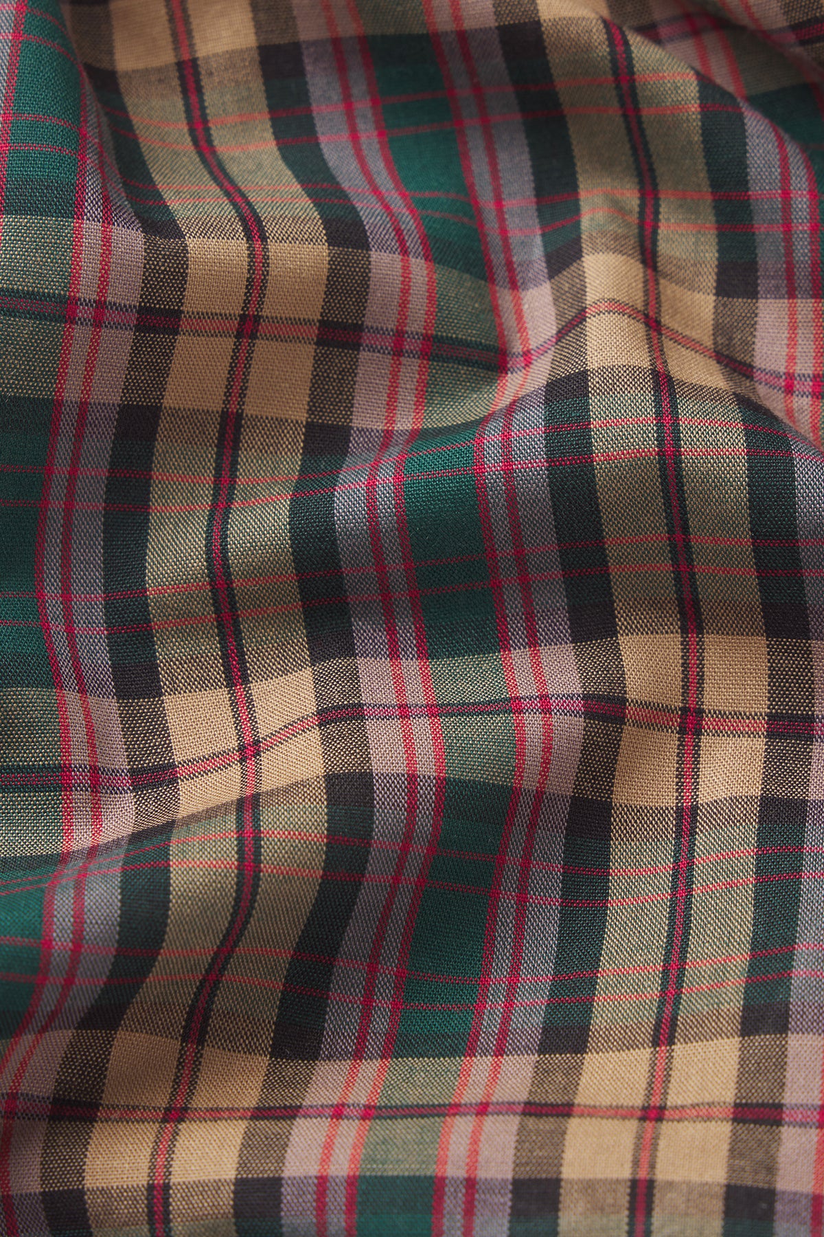 RELAXED MICRO SHORT IN THISTLE TARTAN