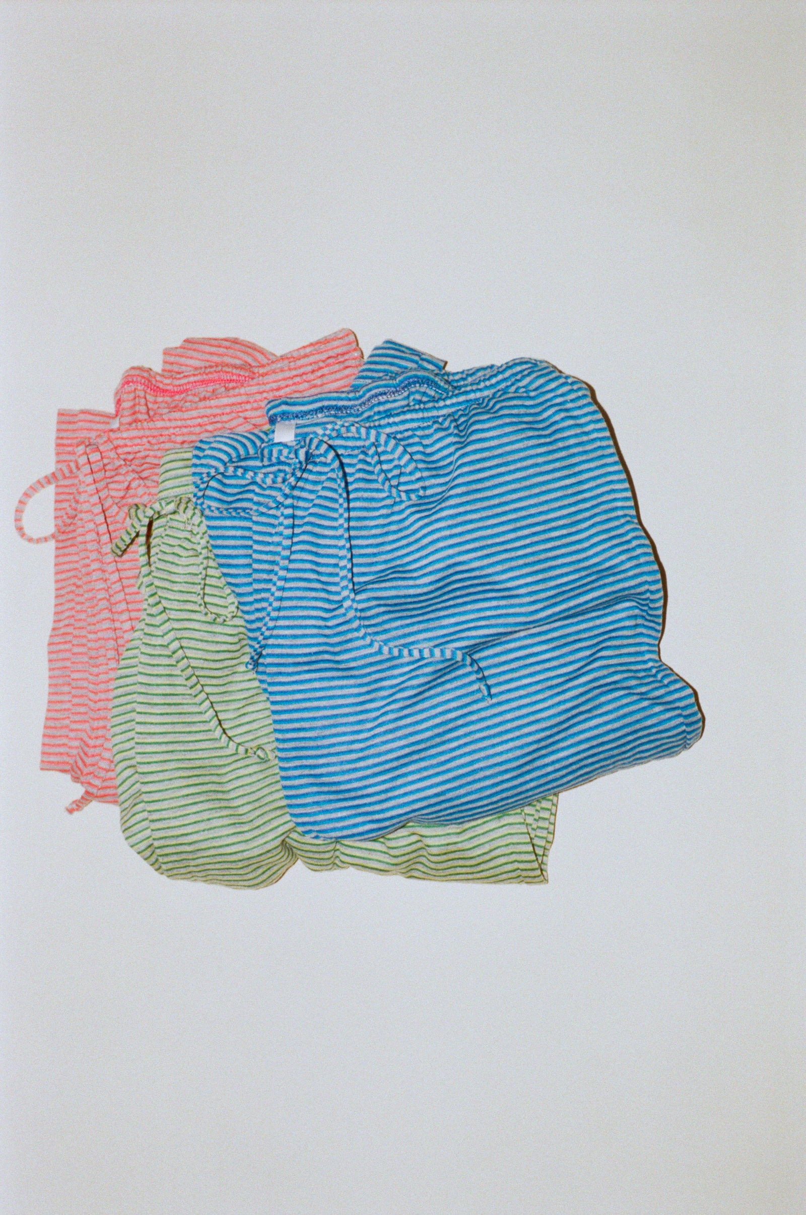 DRAWSTRING PANT IN RASPBERRY