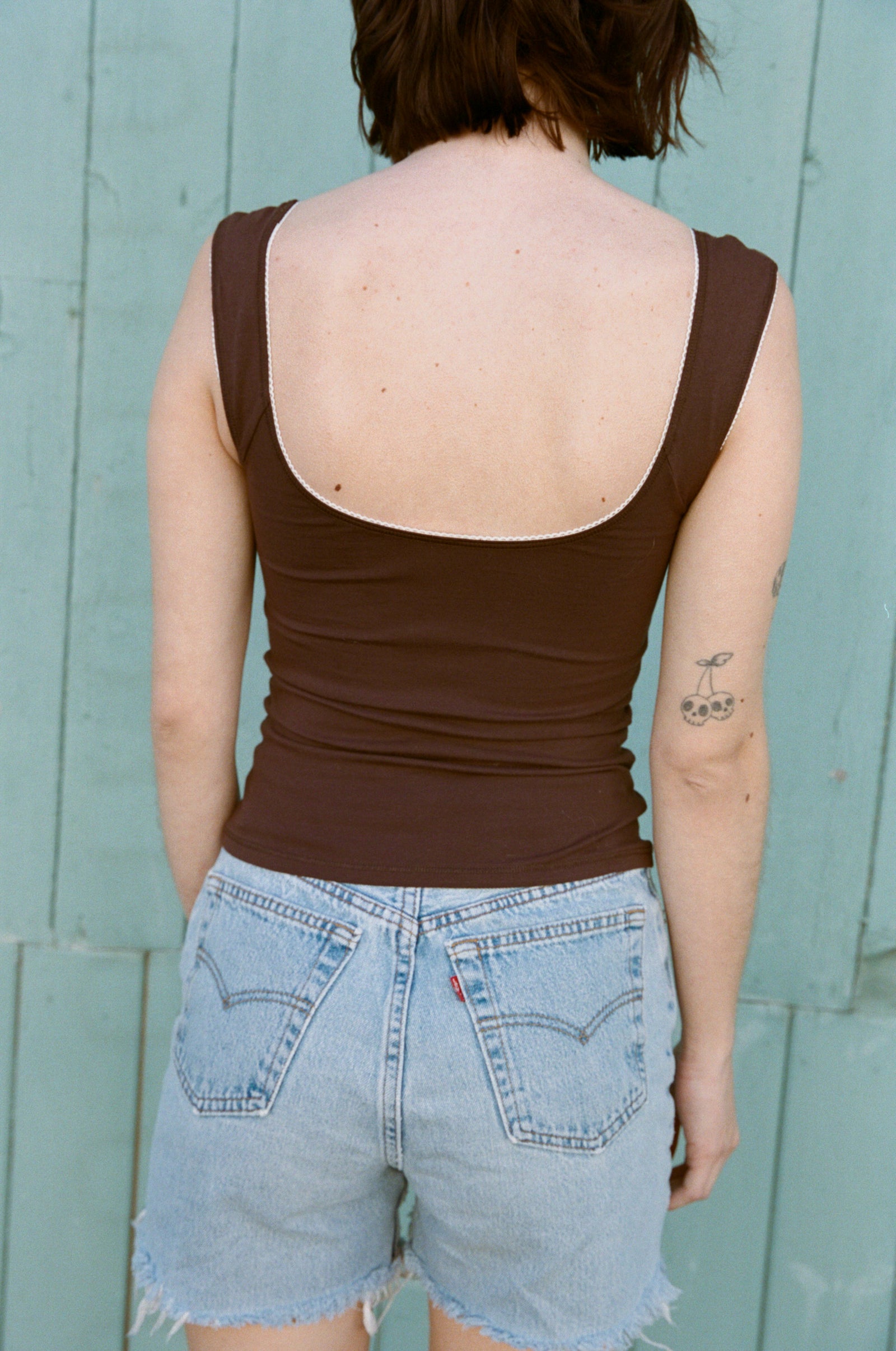 ROMANTIC TOP IN MOCHA