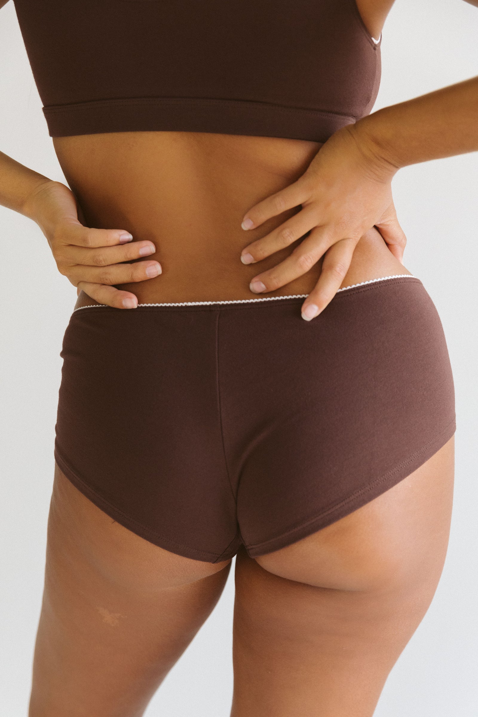 LOW RISE SHORTY BOI BRIEF IN MOCHA