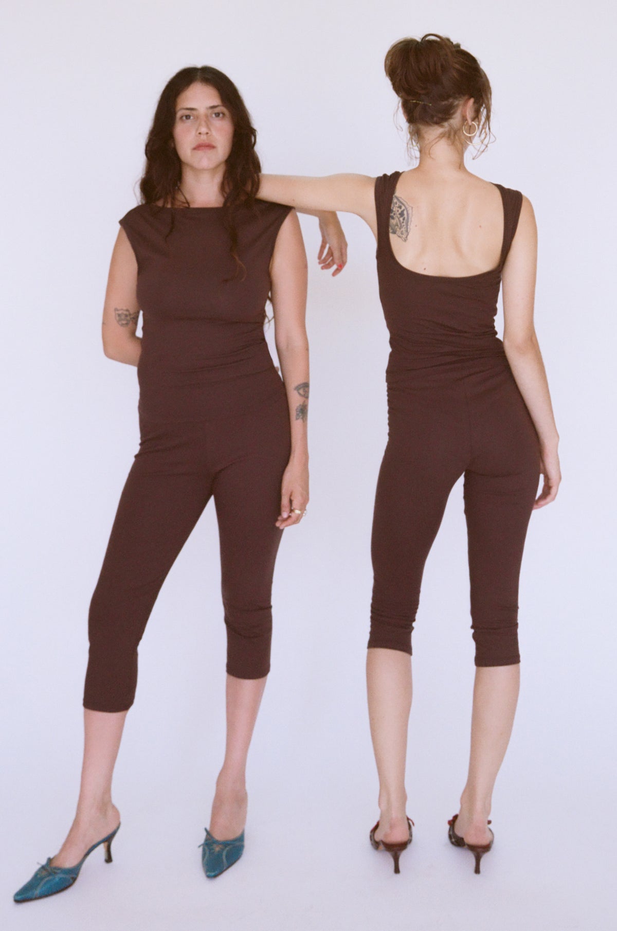 BOATNECK TOP IN MOCHA
