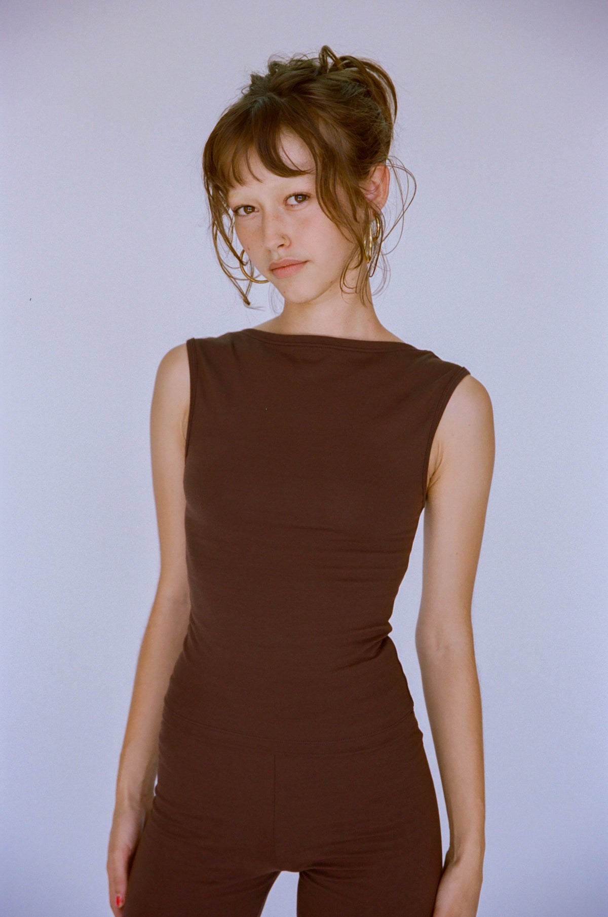 BOATNECK TOP IN MOCHA