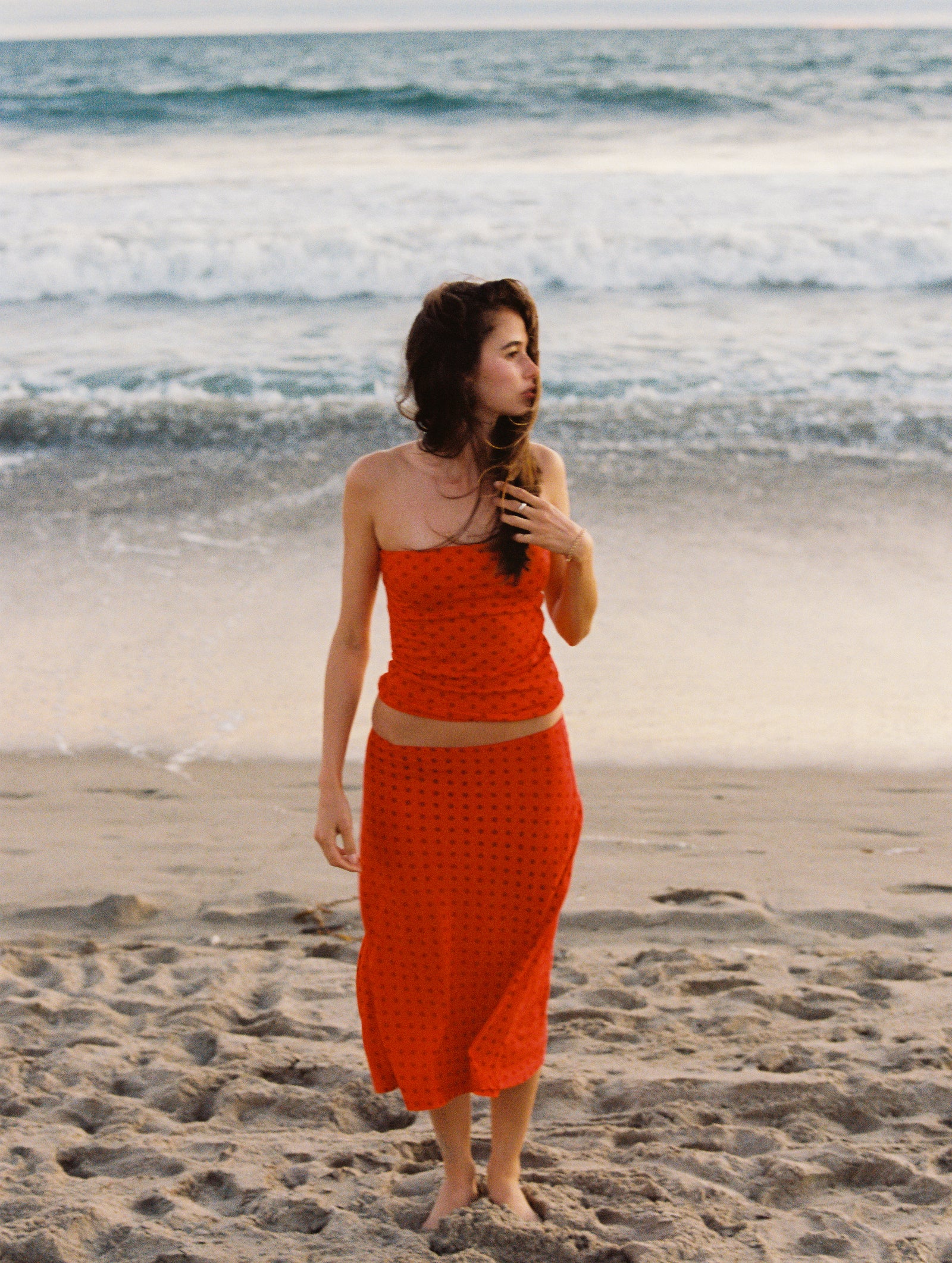 SIMPLE TUBE TOP IN CHILI PEPPER