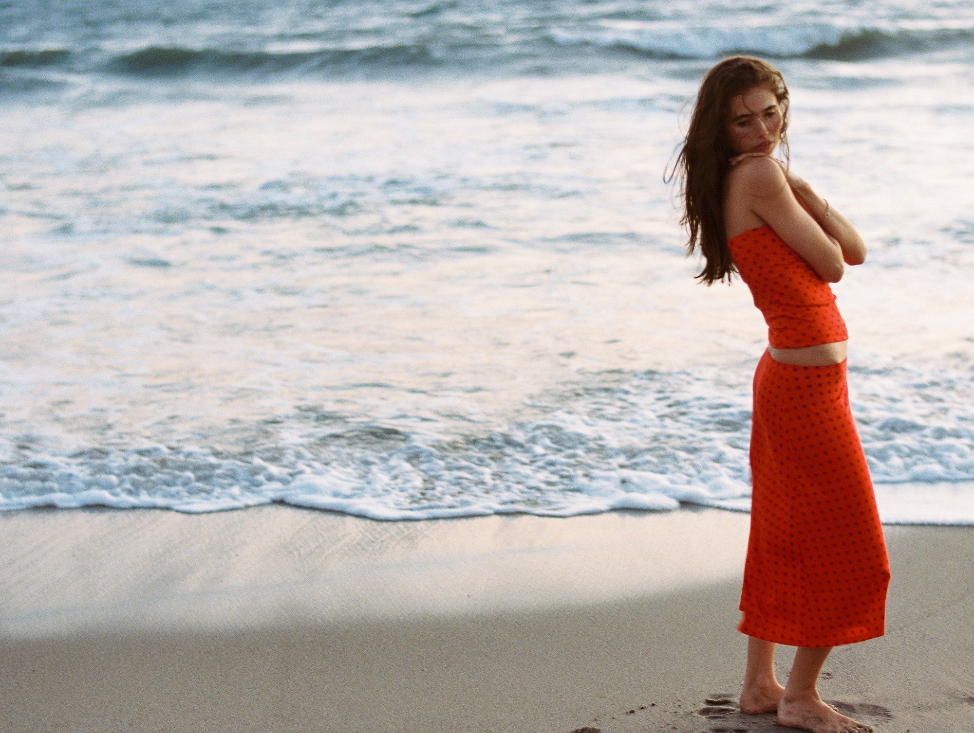SIMPLE TUBE TOP IN CHILI PEPPER