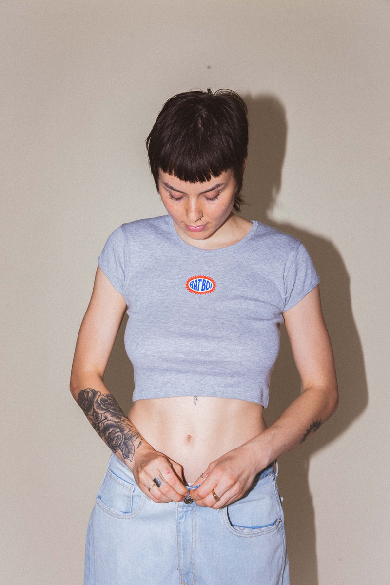 SUNMELT BABY TEE IN HEATHER GREY