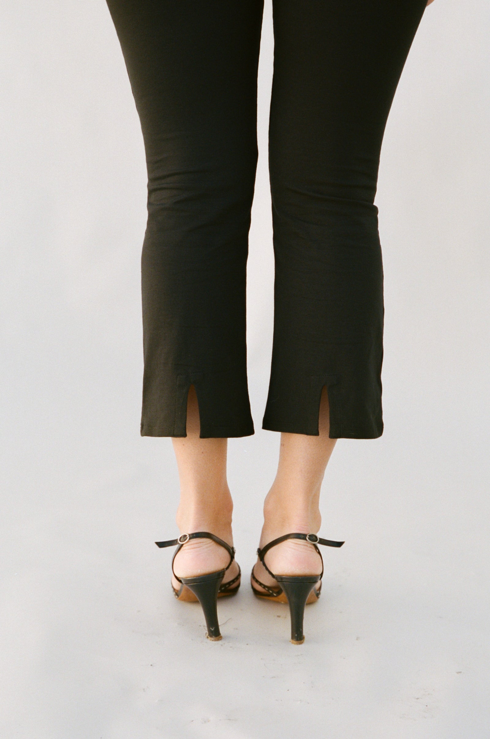 TAILORED CROP PANT IN ONYX